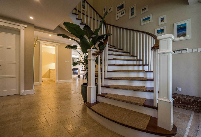 金屬樓梯彎圓處理的精湛技巧與挑選優(yōu)質金屬激光加工廠家的智慧之選